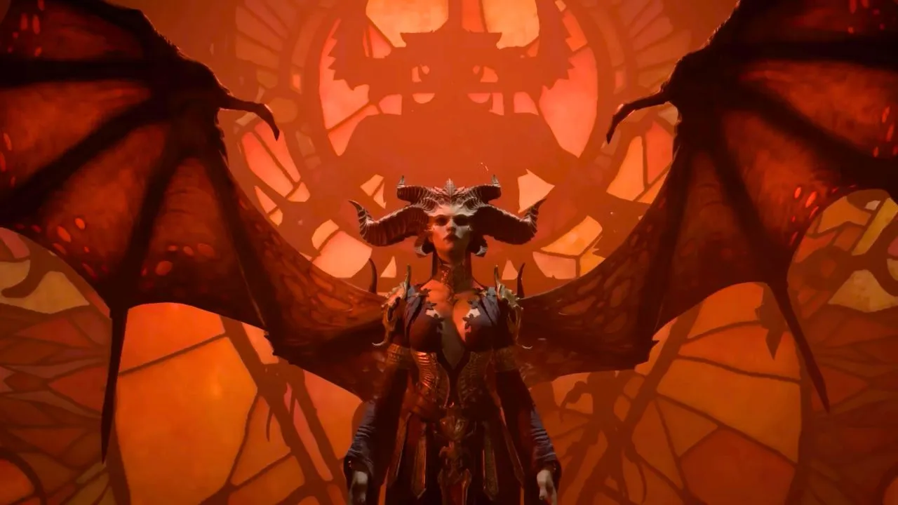 En kvinde med horn og vinger foran farvet glas i Diablo 4